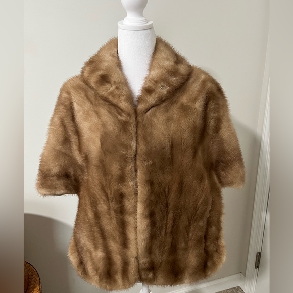 Vintage Canadian Fur co. Pittsburg PA. wrap coat Golden tan jacket cape. Size S - Picture 8 of 12